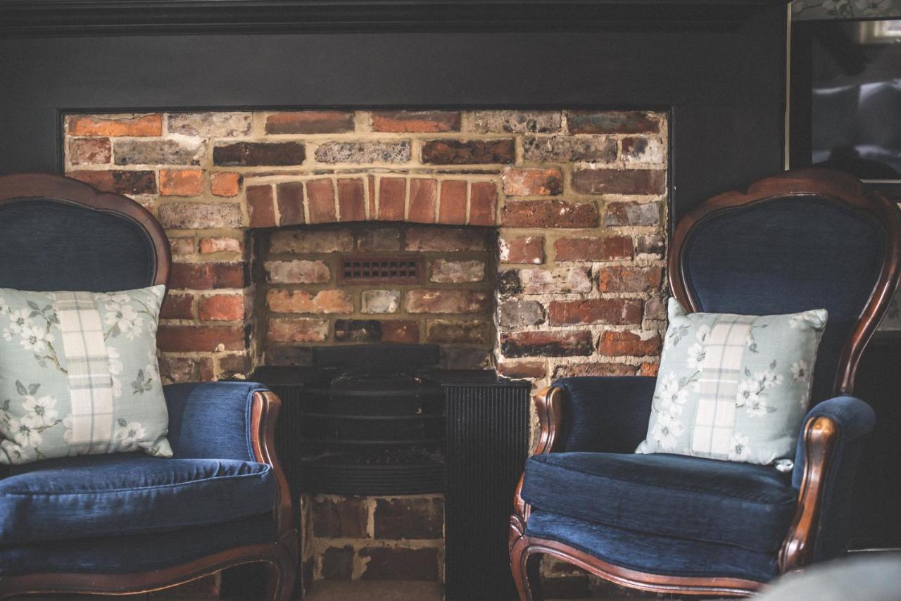 Jeakes House Bed & Breakfast Rye Exterior photo The fireplace in the living room