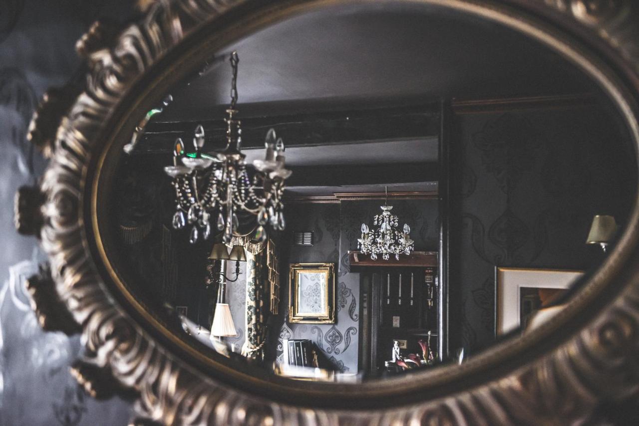 Jeakes House Bed & Breakfast Rye Exterior photo A mirror